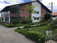Piso en planta baja con dos suites (hasta 8 personas) en Canarius Resort en Gravatá - B&B Gravatá