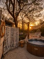Casa Jungle Escape with private hot tub Near the Beach - Ferienwohnung Nuevo Colón