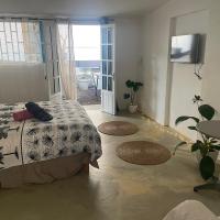 STUDIO TOUT ÉQUIPÉ TERRE SAINTE - B&B Saint-Pierre