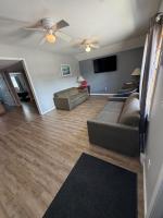 Pet Friendly Walk to Lake Firepit And Grill - Bed and Breakfast Geneva