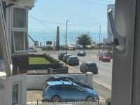 Elegant Coastal Room Steps From The Beach - Ferienwohnung Bexhill-on-Sea