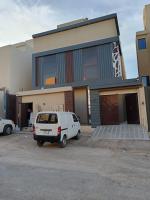 فيلا مكونة من 3 غرف نوم و مجلس و صالة و مطبخ وغرفة عاملة و مسبح تفتح الغرف حسب عدد النزلاء - Chambres d'hôtes Riyad
