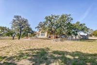 Waterfront Home with Kayak, View, Fire Pit & WiFi - Dog-Friendly - B&B Buchanan Dam