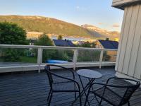 Cozy 2-Bedroom Apartment with Large Living Area - Bed and Breakfast Tromsø