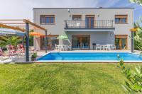 Holiday House Irina G - Pool Private - B&B Poreč