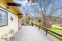 Cozy Dog-Friendly House Near Water with Enclosed Yard, Grill, & Equipped Kitchen - Ferienwohnung Burnet