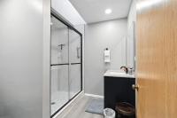 Hilltop Hideaway Unit B-5 by Simple Life Rentals - Bed and Breakfast Fish Creek