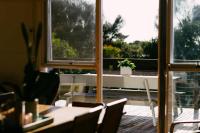 Breathe in the Ocean Air - minutes to the beach - B&B Anglesea