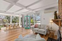 Sunny Coastal Retreat - B&B Anglesea