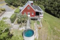 Little Red Barn in the Noosa Hinterland - Bed and Breakfast Tinonee