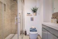 Hububb Steps from the Hyde Park with Terraces and Cool AC - B&B Londra