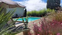 Grande villa avec vue et piscine - B&B Lévignac