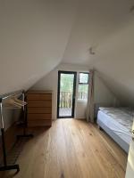 Bright 2BR Apartment with Balcony Near Downtown - B&B Reikiavik