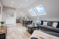 SOBO Loft Sleek Southbourne 2-Bedroom Apartment Close to SOBO Beach - B&B Southbourne