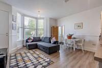 Dizzy Lows Modern 1 Bedroom Swanage Apartment with Sea View - Bed and Breakfast Swanage