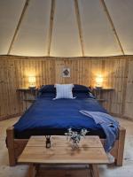 Cozy Retreat Sleeps 2 with Hot Tub & Pets Ok - B&B Bantry