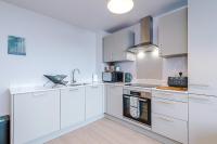 2BDR Old Trafford Free Parking Rooftop Terrace - B&B Manchester