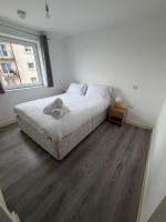Gunwharf Quays Harbour Apartments - Bed and Breakfast Portsmouth