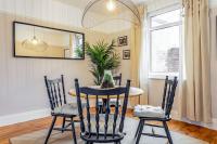 Modern 3BR Belfast Home Free Parking Sleeps 5 - B&B Belfast