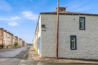 Spacious 3BR Home Near Burnley Town Centre - B&B Burnley