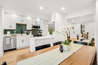 Inner Harbor Home w Private Parking Sleeps 8 - Bed and Breakfast Baltimore
