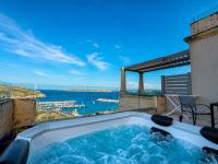 Vista Laguna - Harbour View - Private Jacuzzi - B&B Ghajnsielem