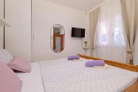 Apartment Jadranka cozy terrace retreat, Mali Lošinj - B&B Lussinpiccolo