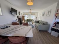 Brigg End View, The Bay, 2 bedrooms with ensuites, balcony with sea view, parking, 2 dogs welcome - Chambres d'hôtes Filey