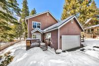 Spacious 3BR Lake Tahoe Home with Game Room & Beautiful Backyard - B&B South Lake Tahoe