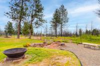 Retreat with Indoor Swim Spa, Access to Clear Lake - Bed and Breakfast Medical Lake