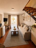 Golden Mile Apartment Steps from Las Vistas Beach - Chambres d'hôtes Playa de las Américas