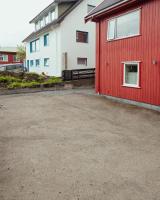 Newly Renovated Double Rooms with Kitchenette and Free Parking - Chambres d'hôtes Tórshavn