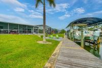 Canalfront Cape Coral Home with Dock & BBQ! - Ferienwohnung Cape Coral