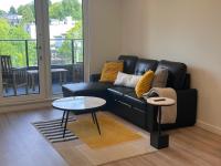 Brand New 1BR 1BTH 1 Queen Sofa Bed Commercial Drive Gem - Bed and Breakfast Vancouver
