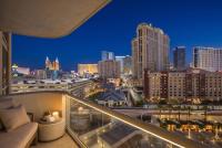 7th-Floor 1BR Suite, MGM Signature Strip Balcony, No Resort Fee - Chambres d'hôtes Las Vegas