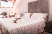 Golden Vedra Residences - Bed and Breakfast Pontevedra