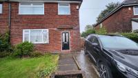 3 Bedroom 4 Beds Cozy Home with Free Parking Contractors Welcome - B&B Farnworth