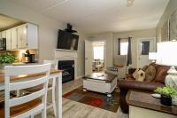 Condo in Gatlinburg very peaceful - 10 min Walk to Main Strip - B&B Gatlinburg