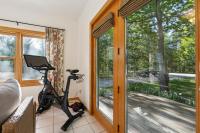 Top of the Hill Cabin by Simple Life Rental - Chambres d'hôtes Fish Creek