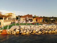 Sea Breeze Oasis (Tranquil Coastal Escape) - B&B Molos