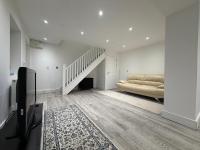 Cozy 2-BDR Maisonette - Bed and Breakfast Wolverhampton