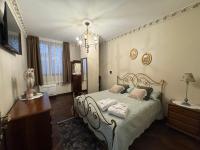 Standard Double Room with Shared Bathroom