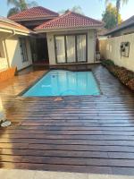 Pecanwood Picturesque Peaceful - Chambres d'hôtes Hartbeespoort