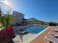 Villa Elisabeta - Bed and Breakfast Rusan