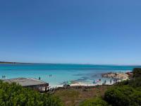 Elegant Apartment 5 min to the Sea with Pool, Garden, Parking, WiFi & Car Rent - B&B Santa Maria Coghinas
