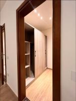 Five-Bedroom Deluxe Apartment