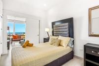 Dog-Friendly Oceanfront Villa with Pool Access, Rooftop Patio, Full Kitchen - B&B Rosarito