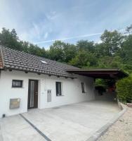 Grand Cesar Holiday Home Bled with Sauna & Parking - Ferienwohnung Bled