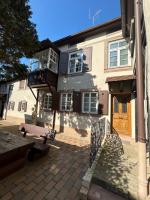 Exklusives Haus, ruhig gelegen im Innenhof, zentral, lichtdurchflutet Zustellbett,Babybett bei Bedarf - B&B Karlsruhe