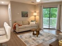 Cozy Lakeview 1BR Apt with Balcony and Pool Near Atlanta - Chambres d'hôtes Marietta